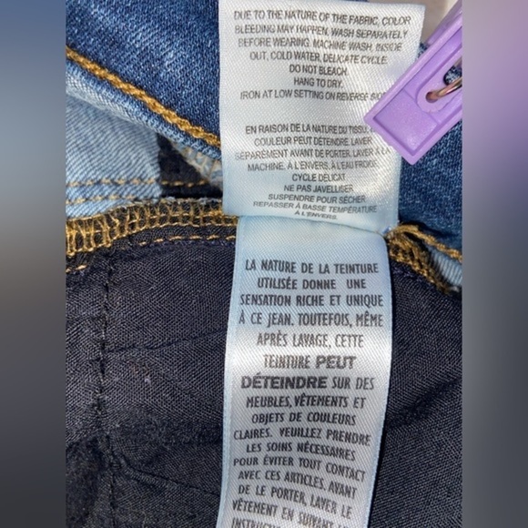 Women’s Reitmans high waisted roll up distressed stretchy Jean Shorts size 29 - Picture 2 of 10